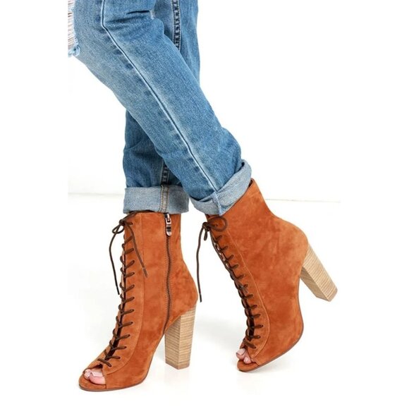 Chinese Laundry Shoes - NWOT Chinese Laundry Lawless Caramel Kid Suede Lace-Up Booties Sizez 7